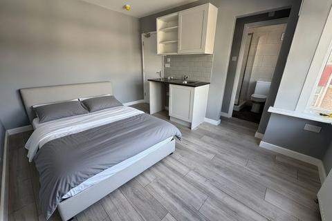 1 bedroom property to rent, Room 2, Cherry Orchard, UB7