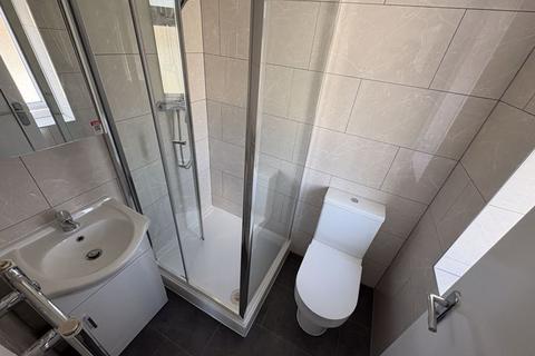 1 bedroom property to rent, Room 1, Cherry Orchard, UB7