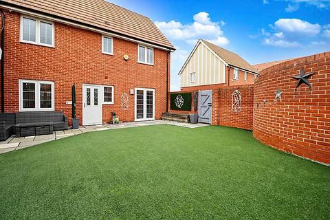 undefined, Barnmead Meadow, RM16