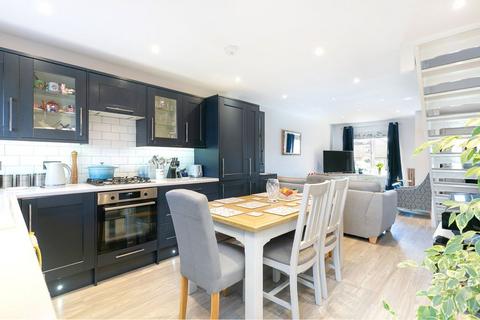 2 bedroom terraced house for sale, Goodhew Road, Addiscombe