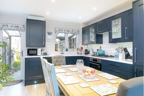2 bedroom terraced house for sale, Goodhew Road, Addiscombe