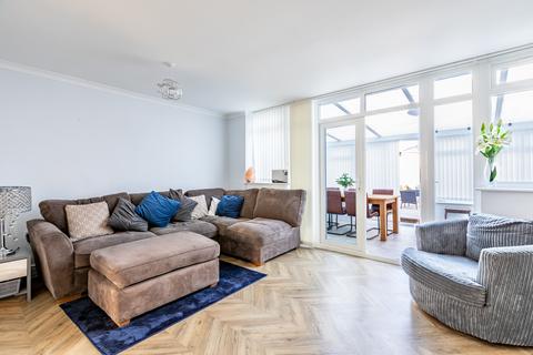 undefined, Bristol BS10