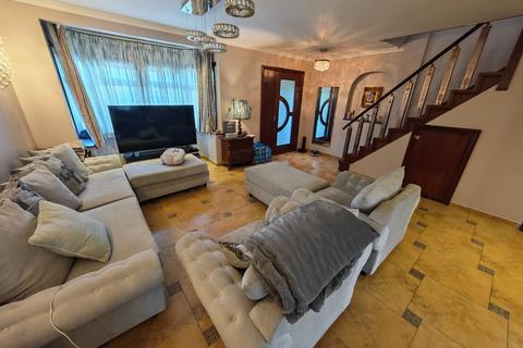 4 bedroom semi-detached house for sale, Old Ruislip Road, Northolt