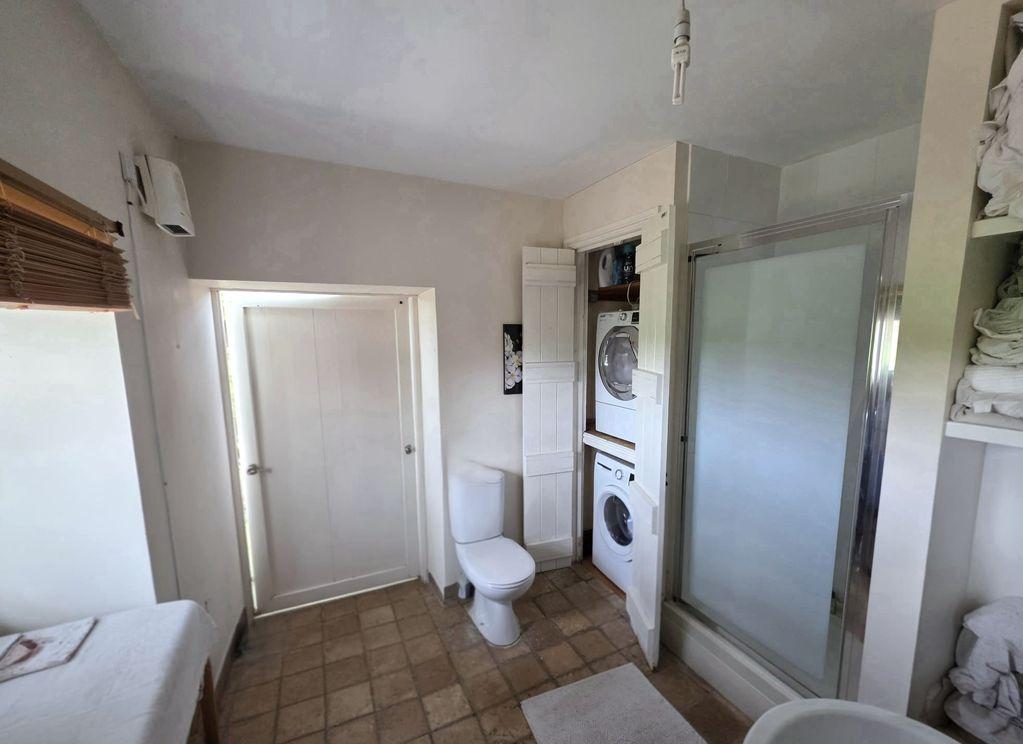 Ensuite &amp; Laundry