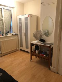 undefined, Great West Road, Hounslow TW5