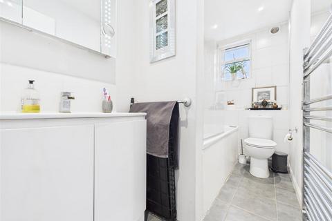 2 bedroom apartment for sale, Alma Road, Esher