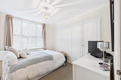 2 bedroom apartment for sale, Alma Road, Esher