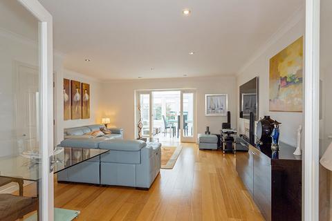 undefined, Kings Drive, Thames Ditton, KT7