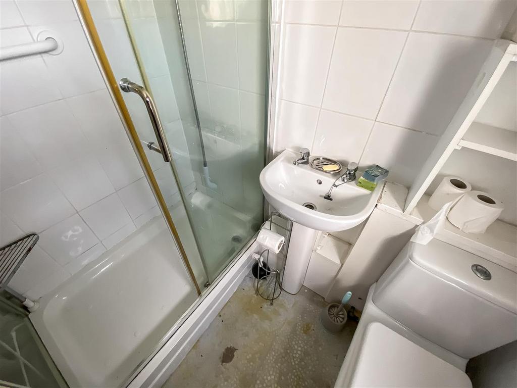Shower Room.jpg