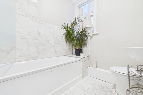 1 bedroom apartment to rent, 41 High Street, Chatham