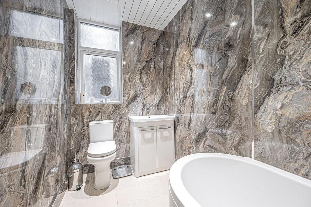 Modern Bathroom