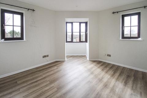 2 bedroom apartment to rent, Cromwell Court, St. Neots PE19