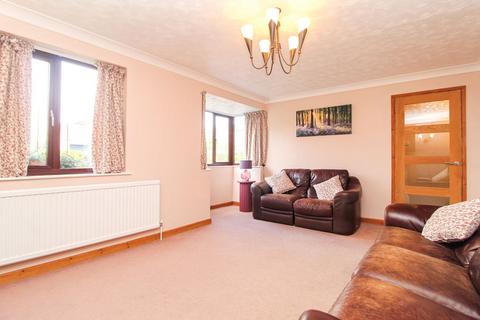 4 bedroom detached house for sale, Elmsdale Road, Bedford MK43