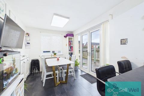 4 bedroom semi-detached house for sale, Birchfield Drive, Manchester M28