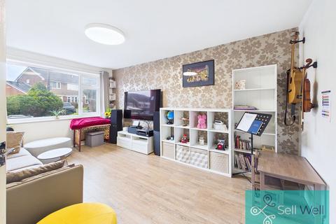 4 bedroom semi-detached house for sale, Birchfield Drive, Manchester M28
