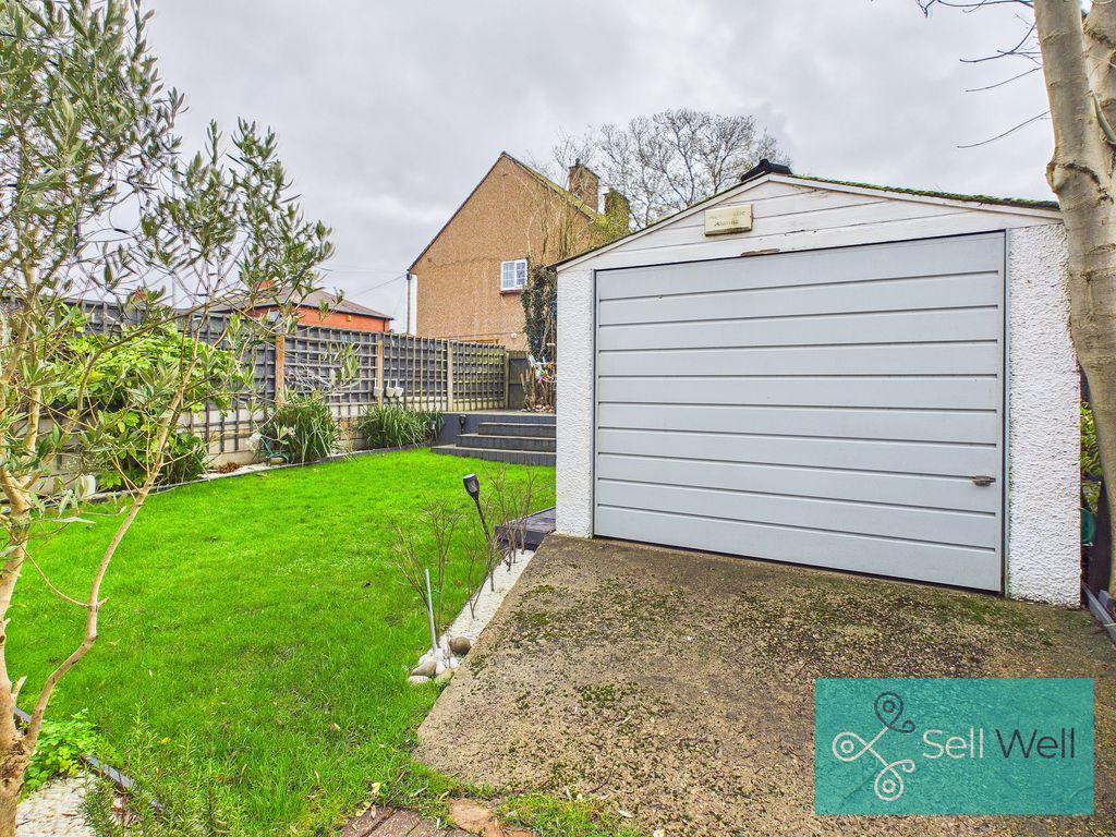 Detached Garage