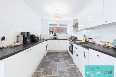 3 bedroom end of terrace house for sale, Hazelhurst Road, Manchester M28