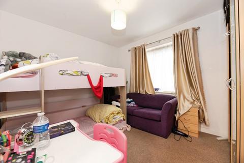 undefined, Ferndale Crescent, Surrey, SM5