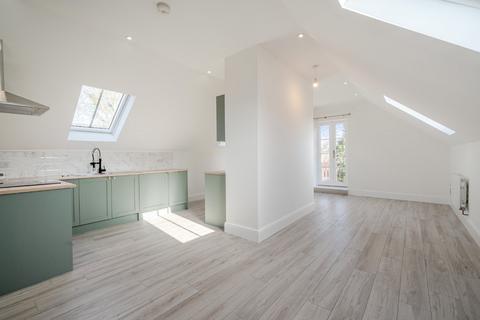 2 bedroom flat to rent, Lower Turk Street, Hampshire GU34