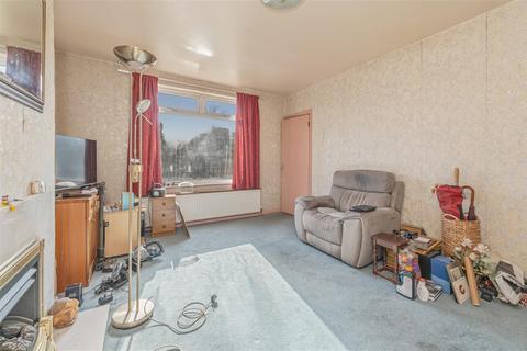 undefined, Park Avenue, Elland