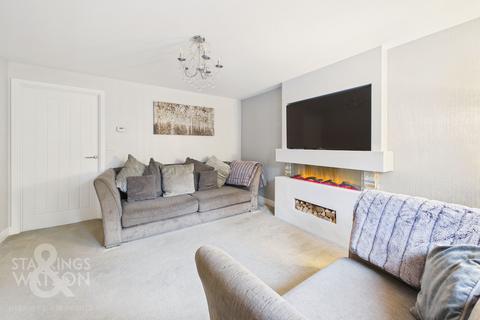 3 bedroom semi-detached house for sale, Meadowsweet Mews, Tharston, Norwich