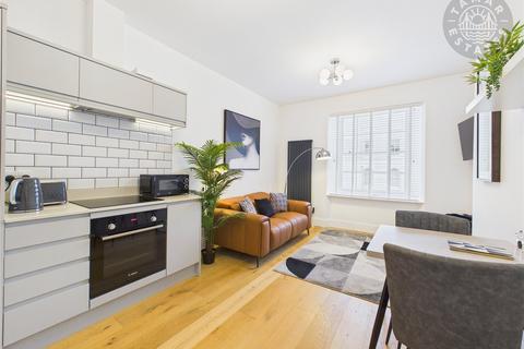 1 bedroom apartment for sale, CITY CENTRE LOCATION. IMMACULATE CONDITION