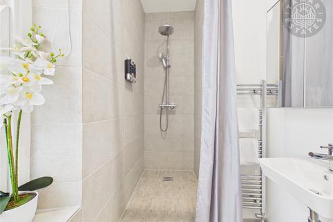 1 bedroom apartment for sale, CITY CENTRE LOCATION. IMMACULATE CONDITION