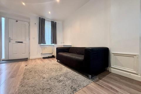 2 bedroom end of terrace house for sale, Arthur Street, South Luton, Luton, Bedfordshire, LU1 3SF
