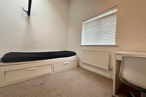 2 bedroom end of terrace house for sale, Arthur Street, South Luton, Luton, Bedfordshire, LU1 3SF