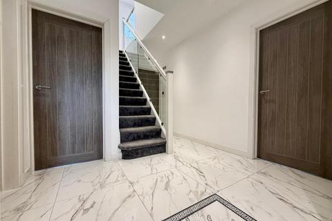 undefined, Mixes Hill, Stopsley, Luton, Bedfordshire, LU2 7TX