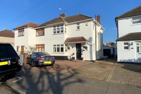 3 bedroom semi-detached house for sale, Hornchurch RM12