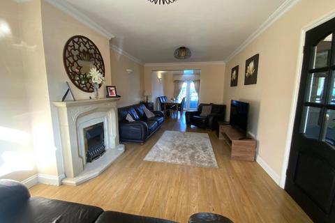 3 bedroom semi-detached house for sale, Hornchurch RM12