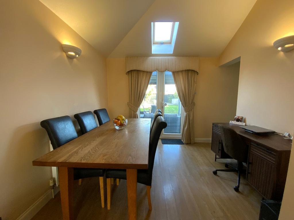 DINING AREA 9'9 x 8'7