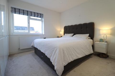 2 bedroom flat for sale, Edgware HA8