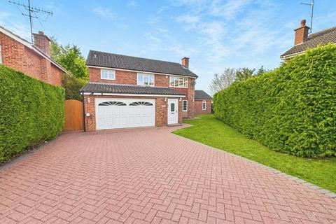 4 bedroom detached house for sale, Old Bedford Road, Old Bedford Road Area, Luton, Bedfordshire, LU2 7BZ