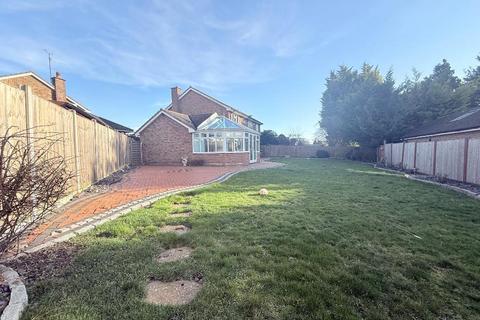 4 bedroom detached house for sale, Old Bedford Road, Old Bedford Road Area, Luton, Bedfordshire, LU2 7BZ