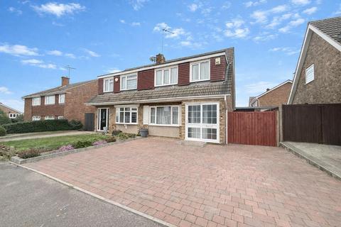 3 bedroom semi-detached house for sale, Turnpike Drive, Warden Hills, Luton, Bedfordshire, LU3 3RQ