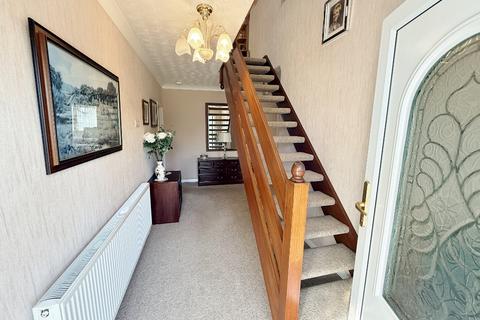 4 bedroom detached house for sale, Swansea Rd, Pontlliw