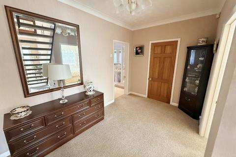 4 bedroom detached house for sale, Swansea Rd, Pontlliw