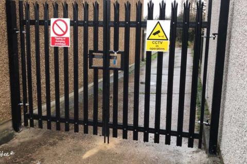 Garage to rent, Wensleydale Avenue, Ilford IG5