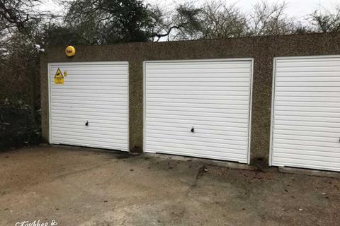 Garage to rent, Wensleydale Avenue, Ilford IG5
