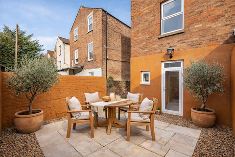 5 bedroom terraced house for sale, Beach Road, Southsea