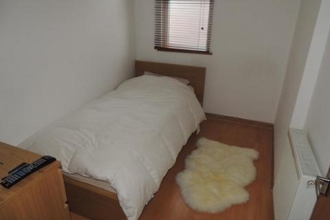 undefined, Brighton Road, Purley, CR8