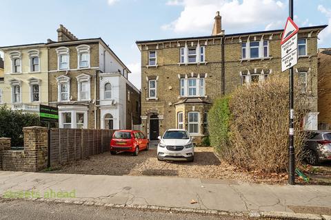 Woodside Green, London, SE25