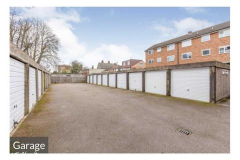 Garage to rent, The Limes Avenue, London N11