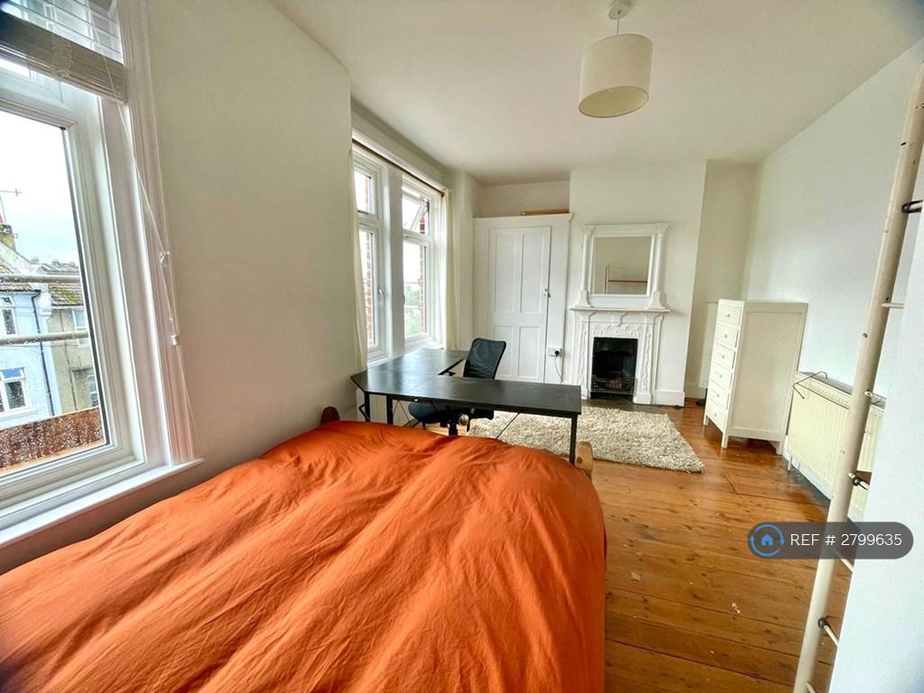 Upstairs Front Bedroom