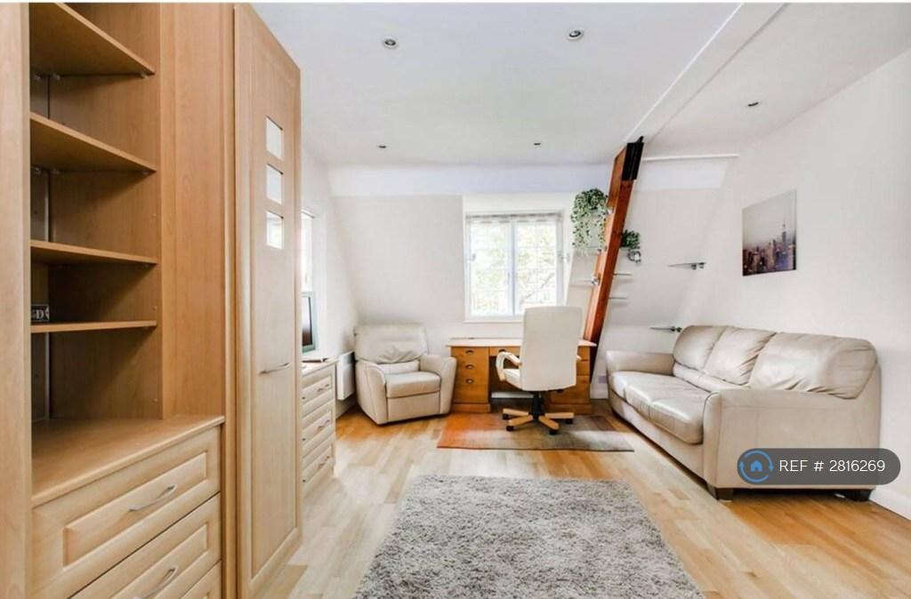 1-Bed Flat With Garden Views Collingham Gardens