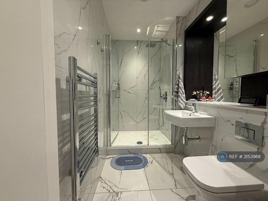 Bedroom 1 - Shower