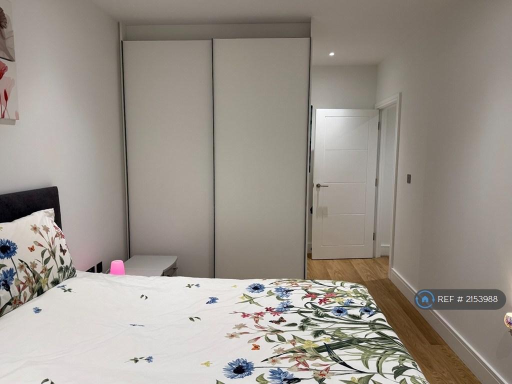 Bedroom 1 - Built In Wardrobe
