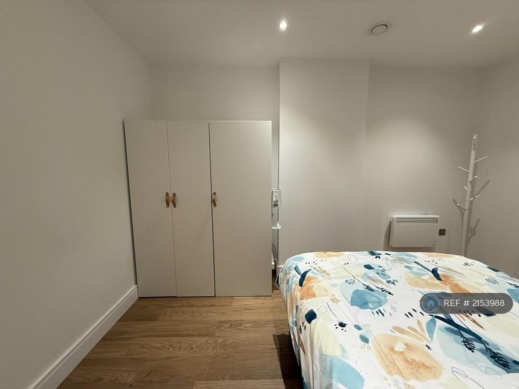 Bedroom 2 Wardrobe (120cm Wide)
